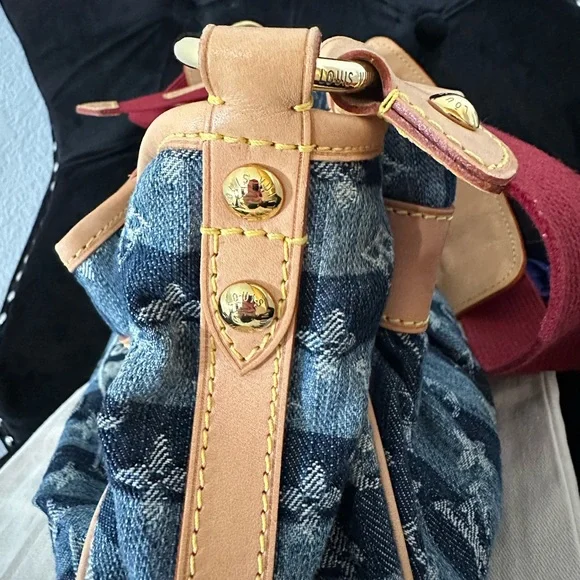 LOUIS VUITTON Limited Edition Blue Denim Monogram Porte Epaule Raye MM Bag - Picture 4 of 16